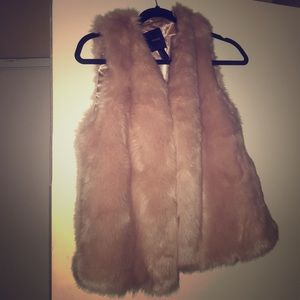 Fur vest in mauve
